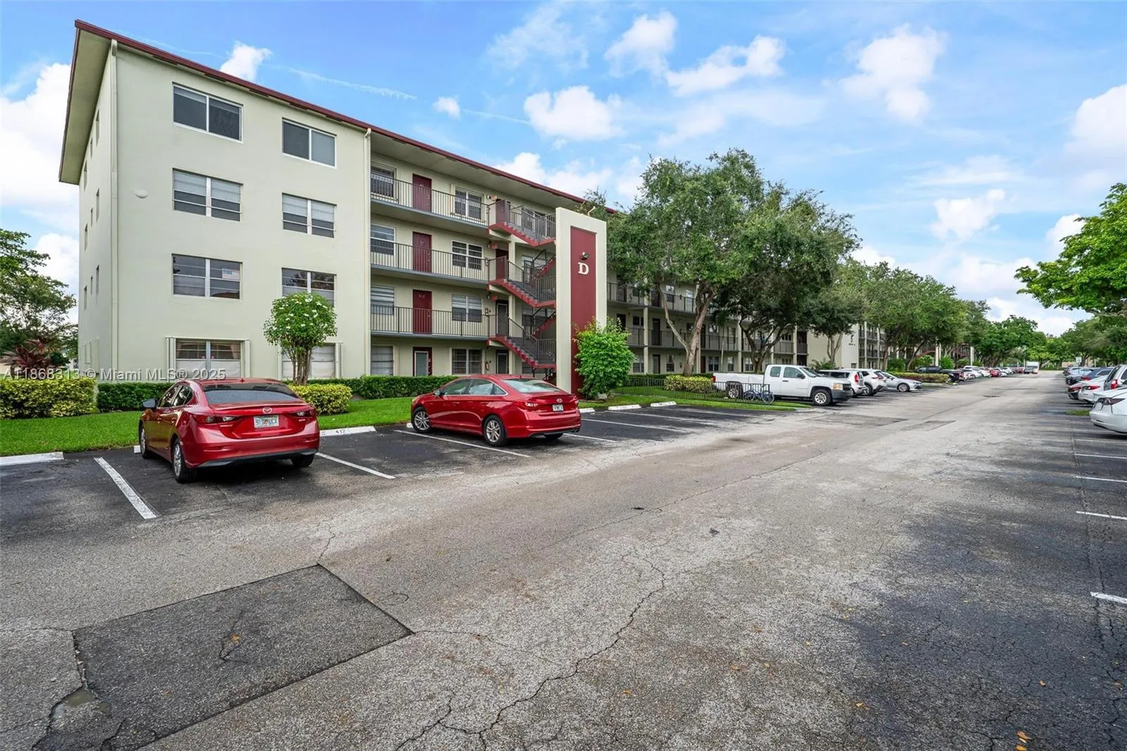 13255 Sw 7th Ct 403d, Pembroke Pines, Florida 3302, Pembroke Pines, Florida 33027, 1 Bedroom Bedrooms, ,1 BathroomBathrooms,Residential,For Sale,13255 Sw 7th Ct 403d, Pembroke Pines, Florida 3302,A11868313