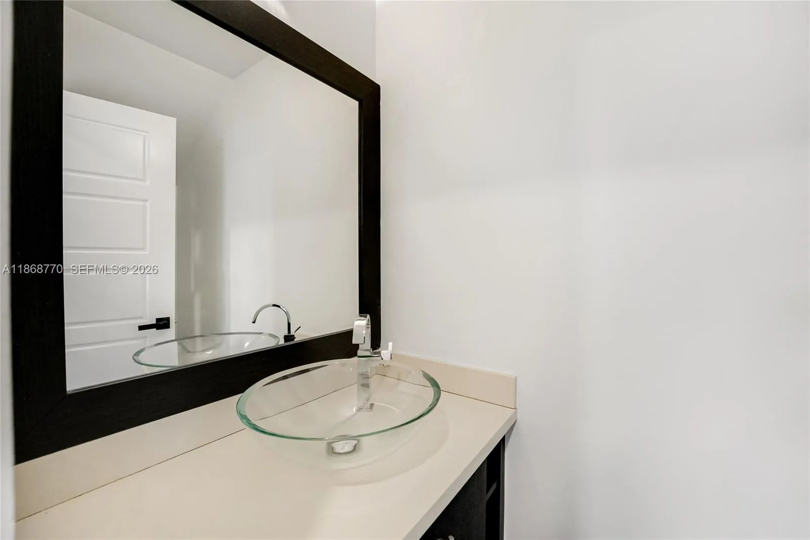 3160 New York St B, Miami, Florida 33133, Miami, Florida 33133, 3 Bedrooms Bedrooms, ,2 BathroomsBathrooms,Residential,For Sale,3160 New York St B, Miami, Florida 33133,A11868770