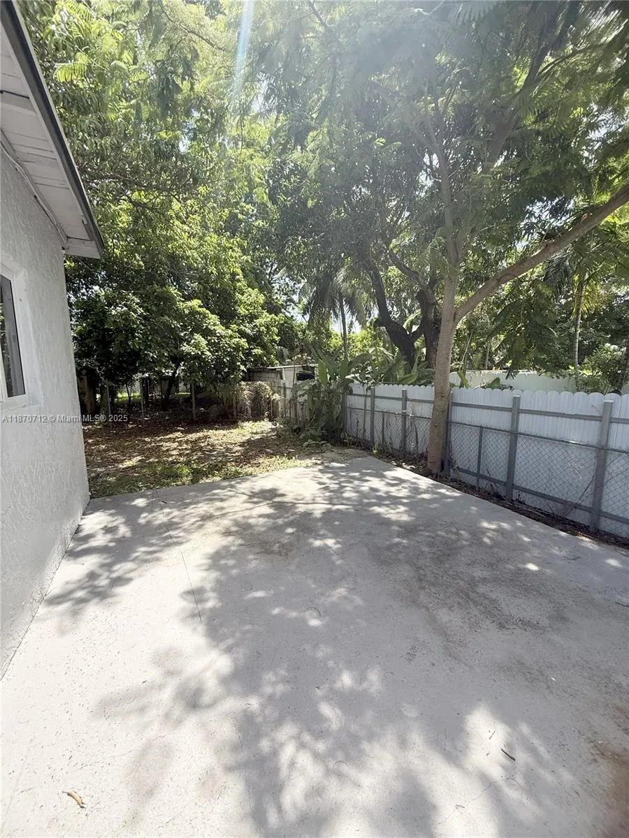 1450 Nw 35th St, Miami, Florida 33142, Miami, Florida 33142, ,Residential Income,For Sale,1450 Nw 35th St, Miami, Florida 33142,A11870712