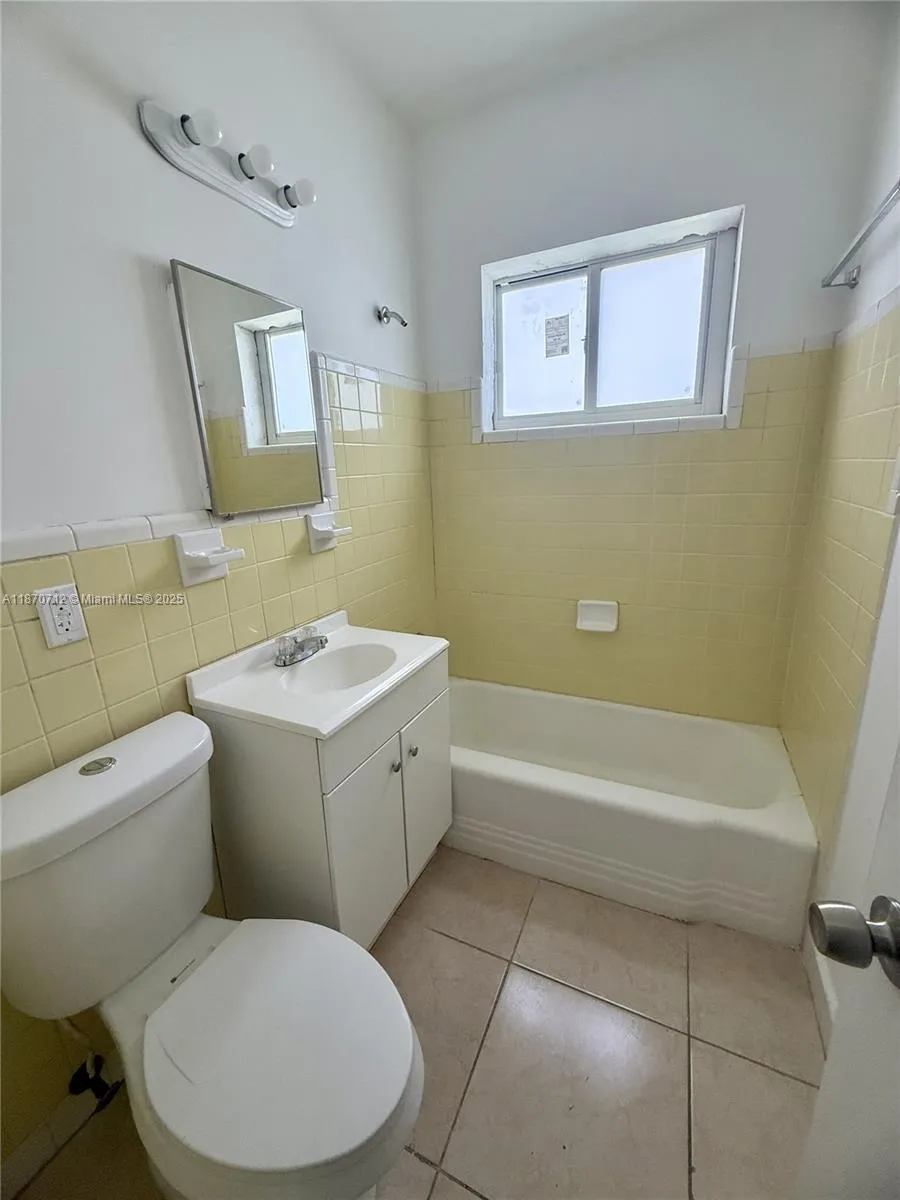 1450 Nw 35th St, Miami, Florida 33142, Miami, Florida 33142, ,Residential Income,For Sale,1450 Nw 35th St, Miami, Florida 33142,A11870712