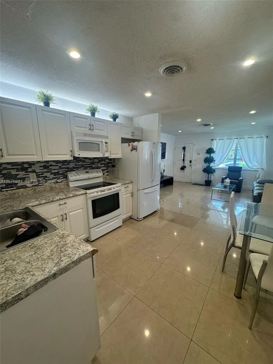 4808 Nw 27th Ter, Tamarac, Florida 33309, Tamarac, Florida 33309, 2 Bedrooms Bedrooms, ,1 BathroomBathrooms,Residential,For Sale,4808 Nw 27th Ter, Tamarac, Florida 33309,A11870974