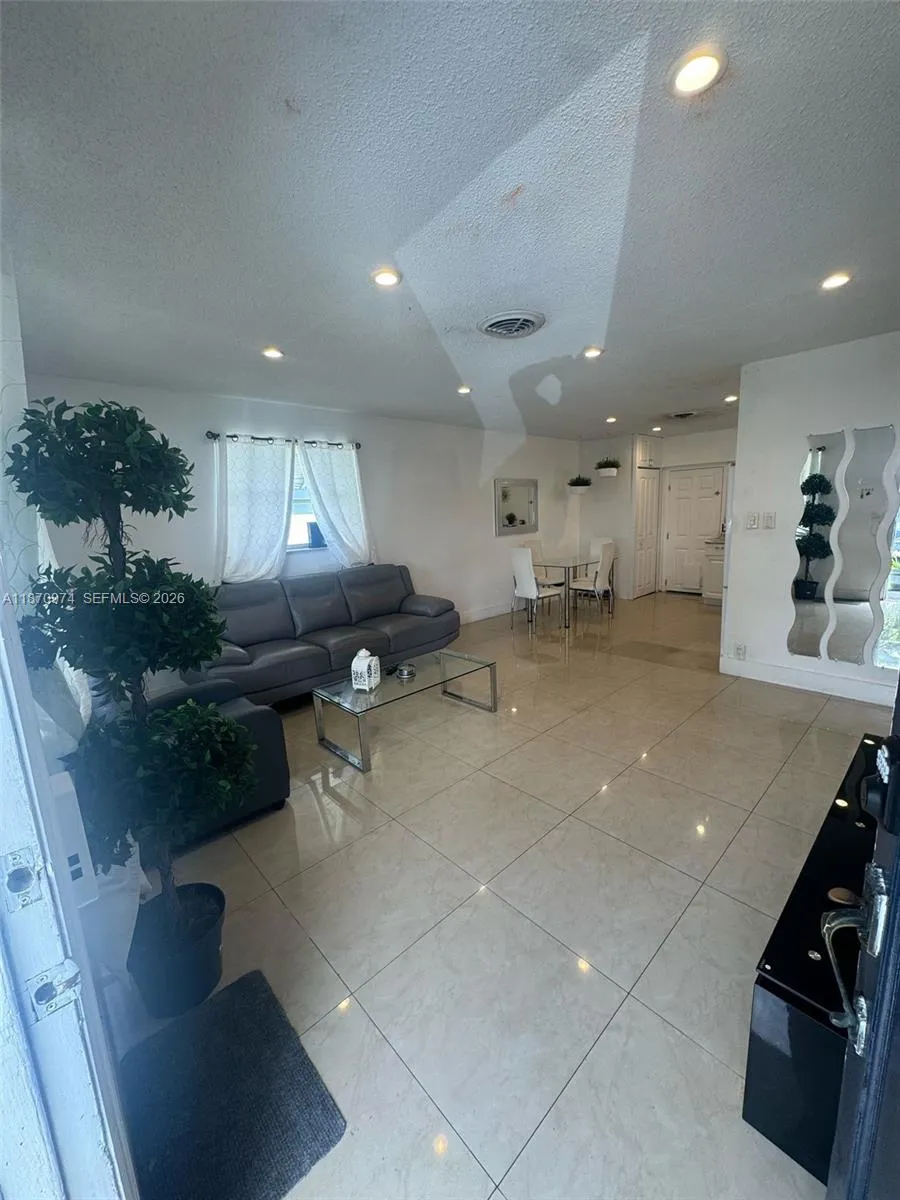 4808 Nw 27th Ter, Tamarac, Florida 33309, Tamarac, Florida 33309, 2 Bedrooms Bedrooms, ,1 BathroomBathrooms,Residential,For Sale,4808 Nw 27th Ter, Tamarac, Florida 33309,A11870974