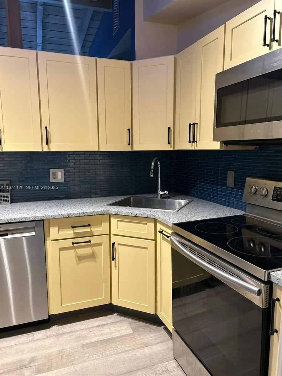 881 Sw 49th Ter, Plantation, Florida 33317, Plantation, Florida 33317, 2 Bedrooms Bedrooms, ,2 BathroomsBathrooms,Residential,For Sale,881 Sw 49th Ter, Plantation, Florida 33317,A11871129