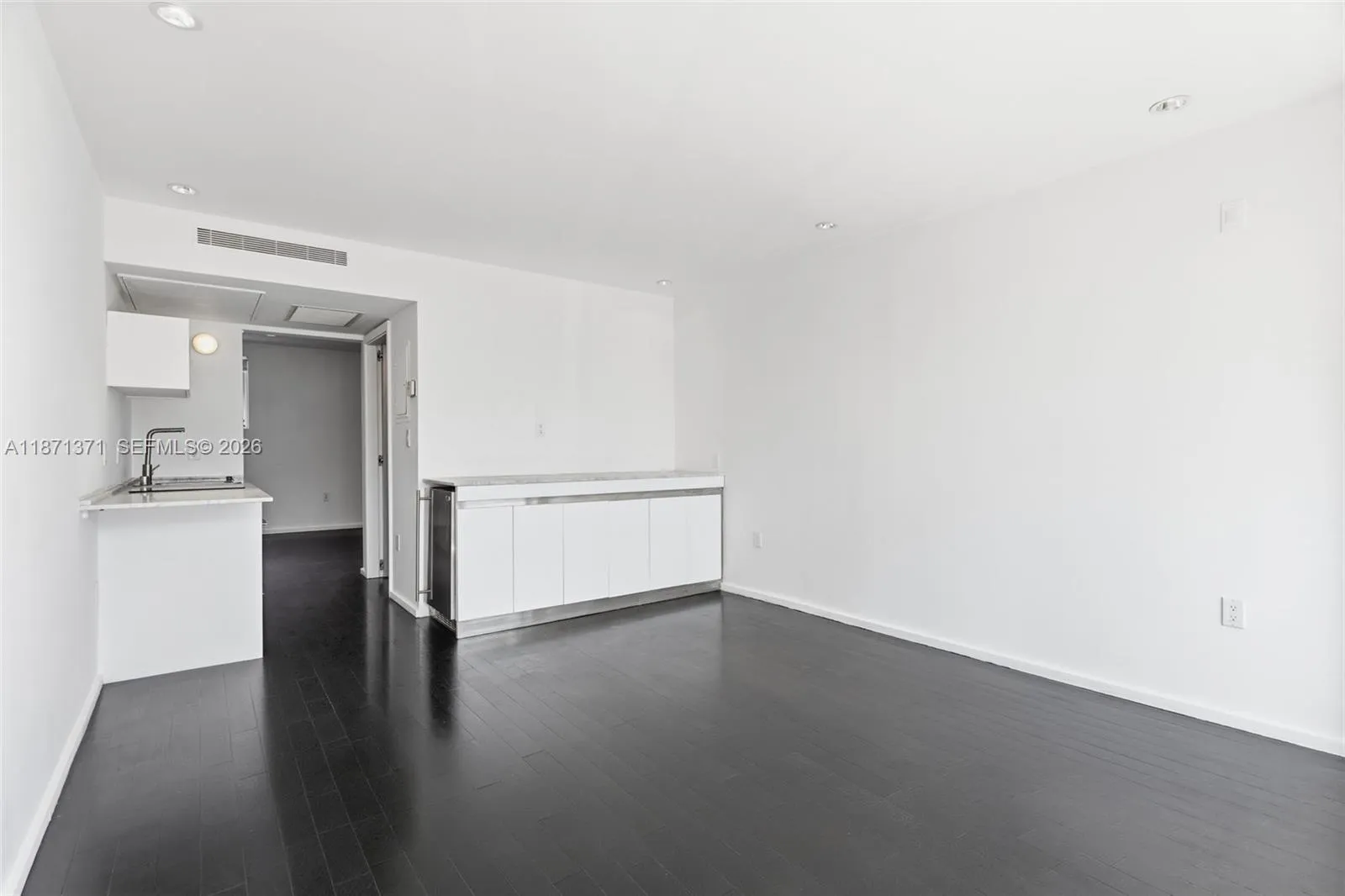 1601 West Ave 210, Miami Beach, Florida 33139, Miami Beach, Florida 33139, 1 Bedroom Bedrooms, ,1 BathroomBathrooms,Residential,For Sale,1601 West Ave 210, Miami Beach, Florida 33139,A11871371