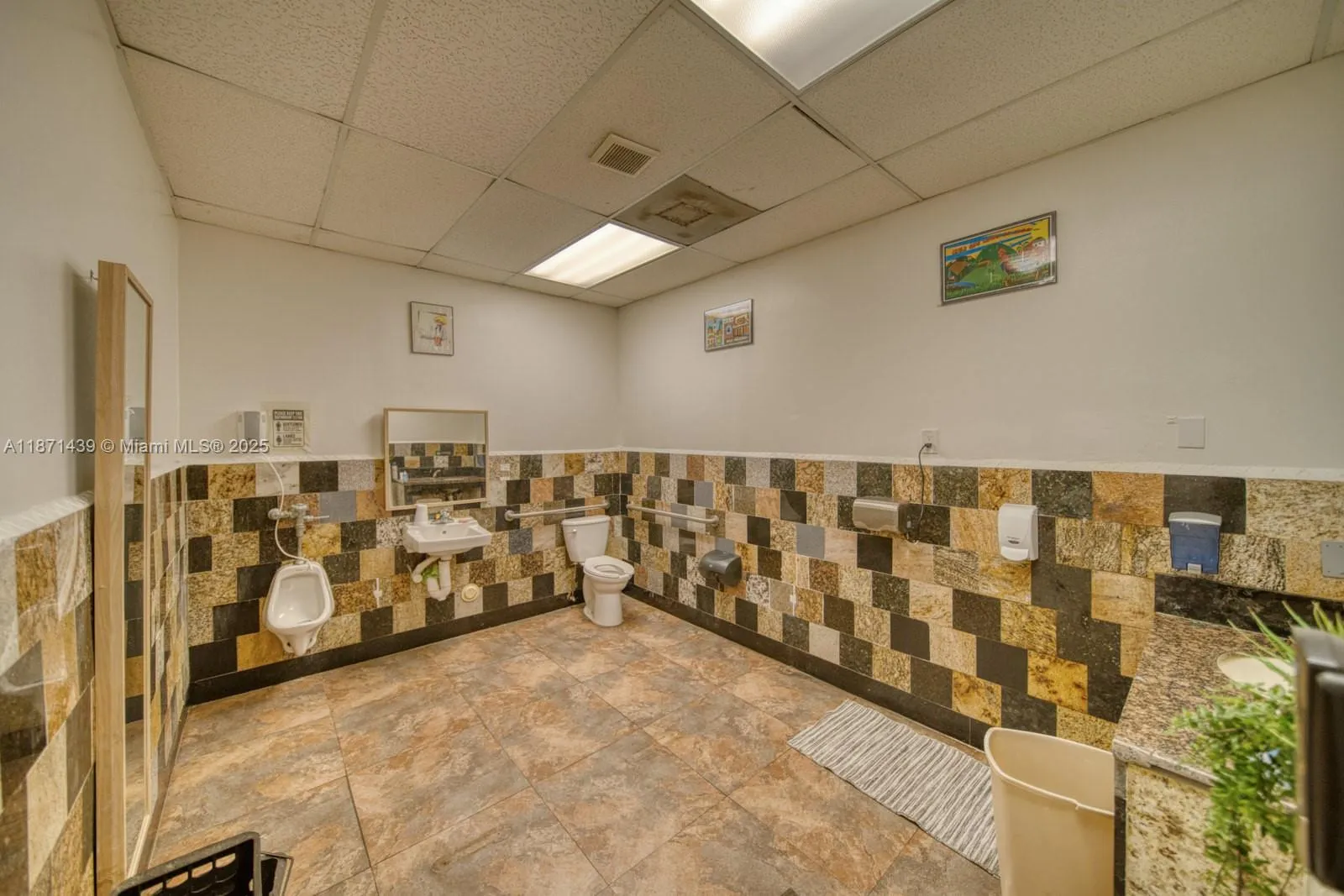 Turn-key Restaurant For Sale High Traffic Hialeah, Hialeah, Florida 33010, ,Business Opportunity,For Sale,Turn-key Restaurant For Sale High Traffic Hialeah ,A11871439