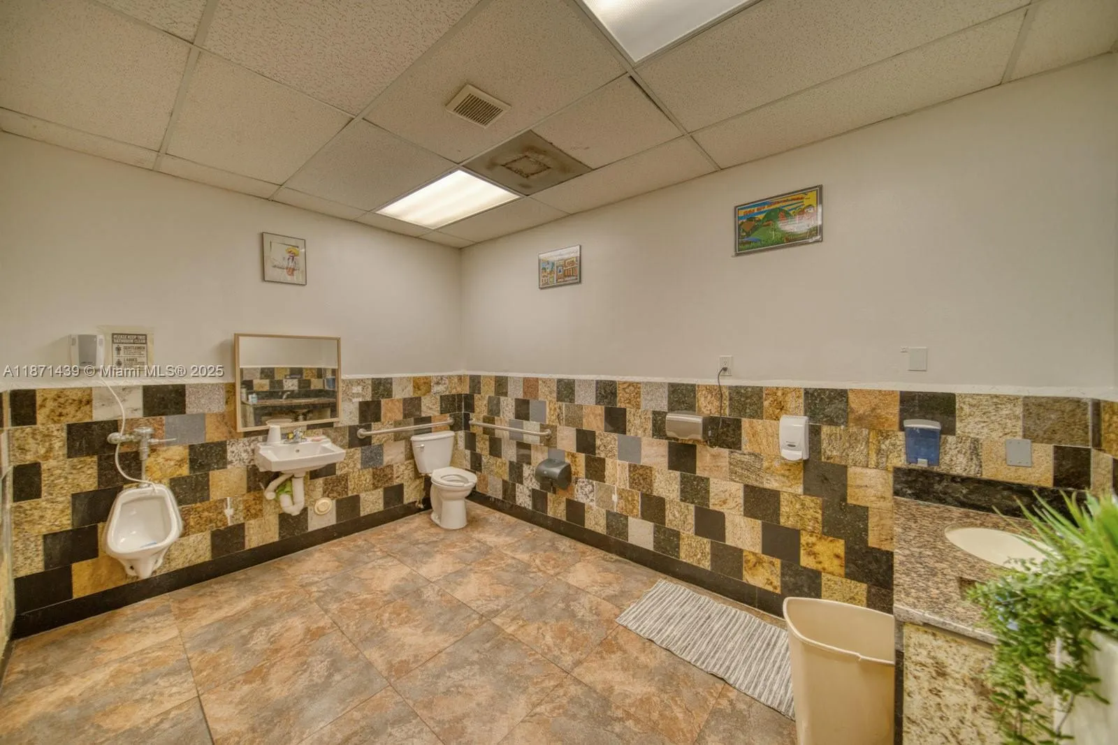 Turn-key Restaurant For Sale High Traffic Hialeah, Hialeah, Florida 33010, ,Business Opportunity,For Sale,Turn-key Restaurant For Sale High Traffic Hialeah ,A11871439