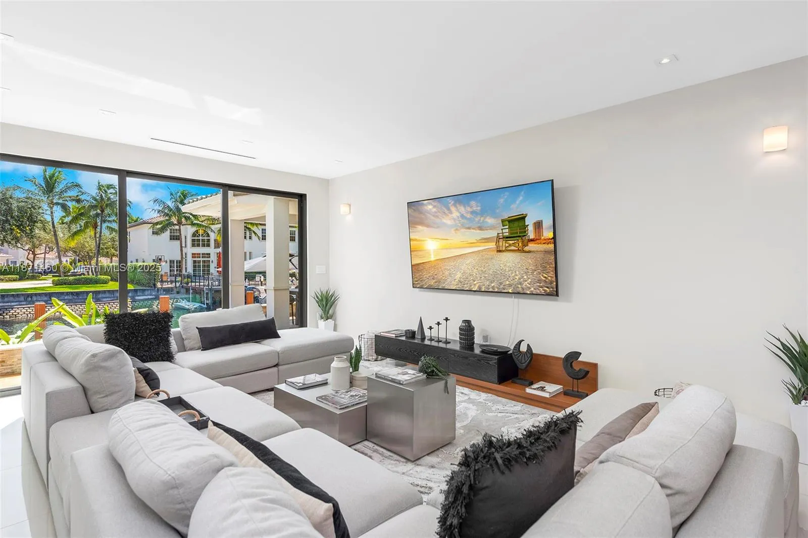 850 Washington St, Hollywood, Florida 33019, Hollywood, Florida 33019, 5 Bedrooms Bedrooms, ,6 BathroomsBathrooms,Residential Lease,For Rent,850 Washington St, Hollywood, Florida 33019,A11871450