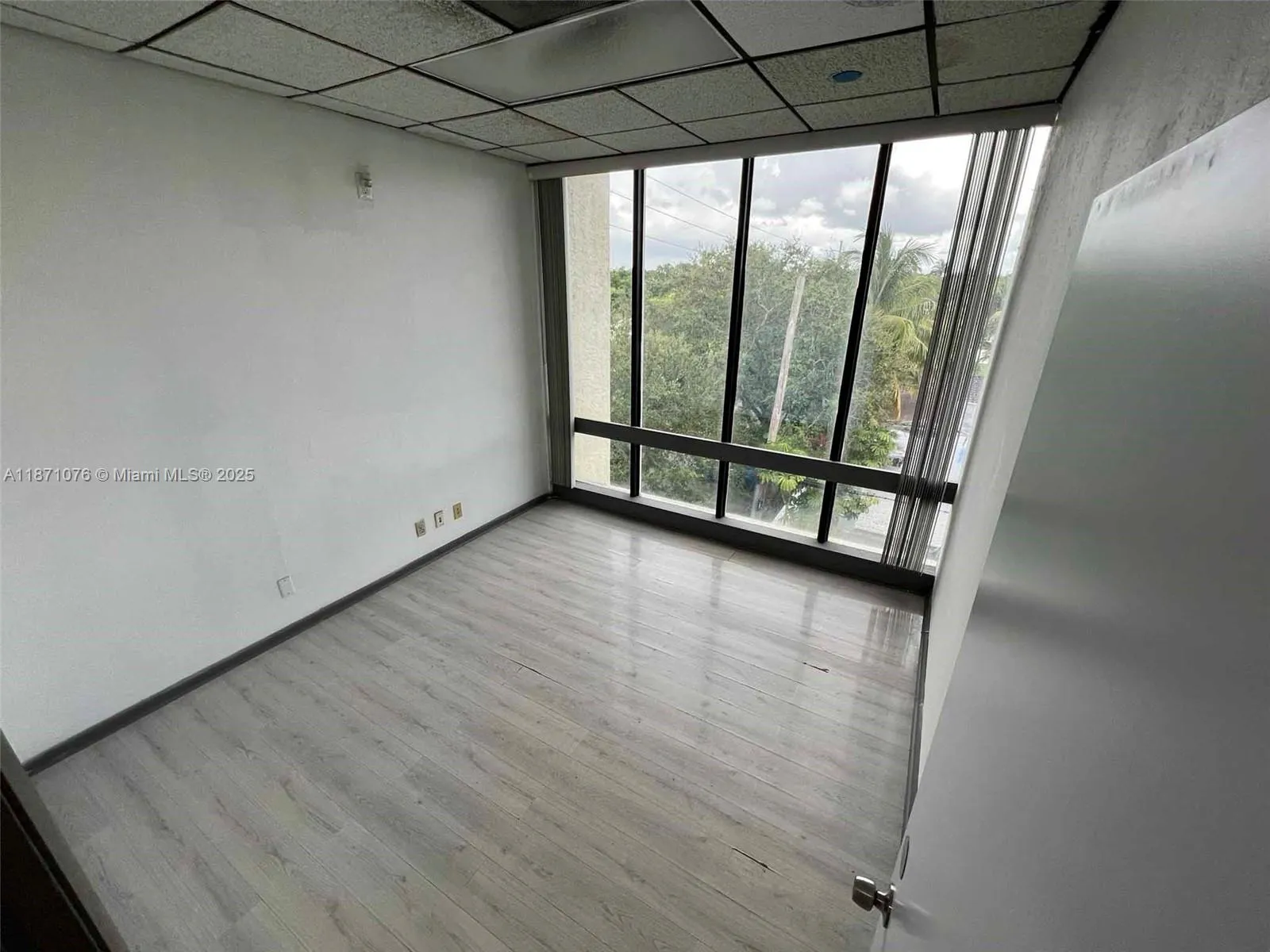 5555 Hollywood Blvd 301, Hollywood, Florida 33021, Hollywood, Florida 33021, ,Commercial Lease,For Rent,5555 Hollywood Blvd 301, Hollywood, Florida 33021,A11871076