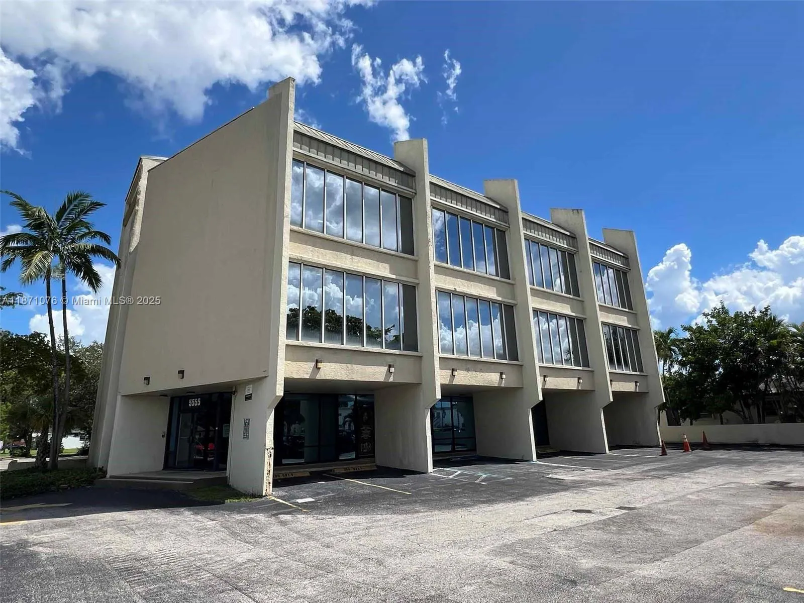 5555 Hollywood Blvd 301, Hollywood, Florida 33021, Hollywood, Florida 33021, ,Commercial Lease,For Rent,5555 Hollywood Blvd 301, Hollywood, Florida 33021,A11871076