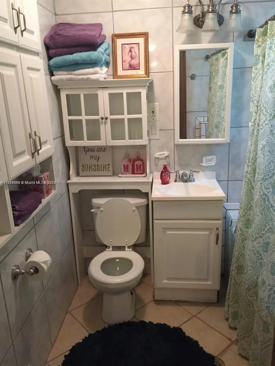 2411 Hayes St, Hollywood, Florida 33020, Hollywood, Florida 33020, ,Residential Income,For Sale,2411 Hayes St, Hollywood, Florida 33020,A11869046