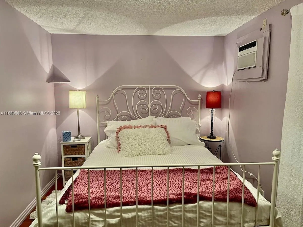 2411 Hayes St, Hollywood, Florida 33020, Hollywood, Florida 33020, ,Residential Income,For Sale,2411 Hayes St, Hollywood, Florida 33020,A11869046