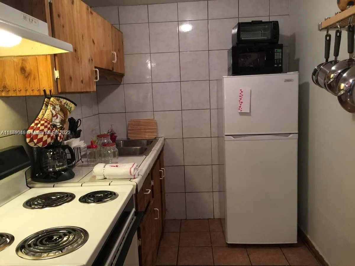 2411 Hayes St, Hollywood, Florida 33020, Hollywood, Florida 33020, ,Residential Income,For Sale,2411 Hayes St, Hollywood, Florida 33020,A11869046