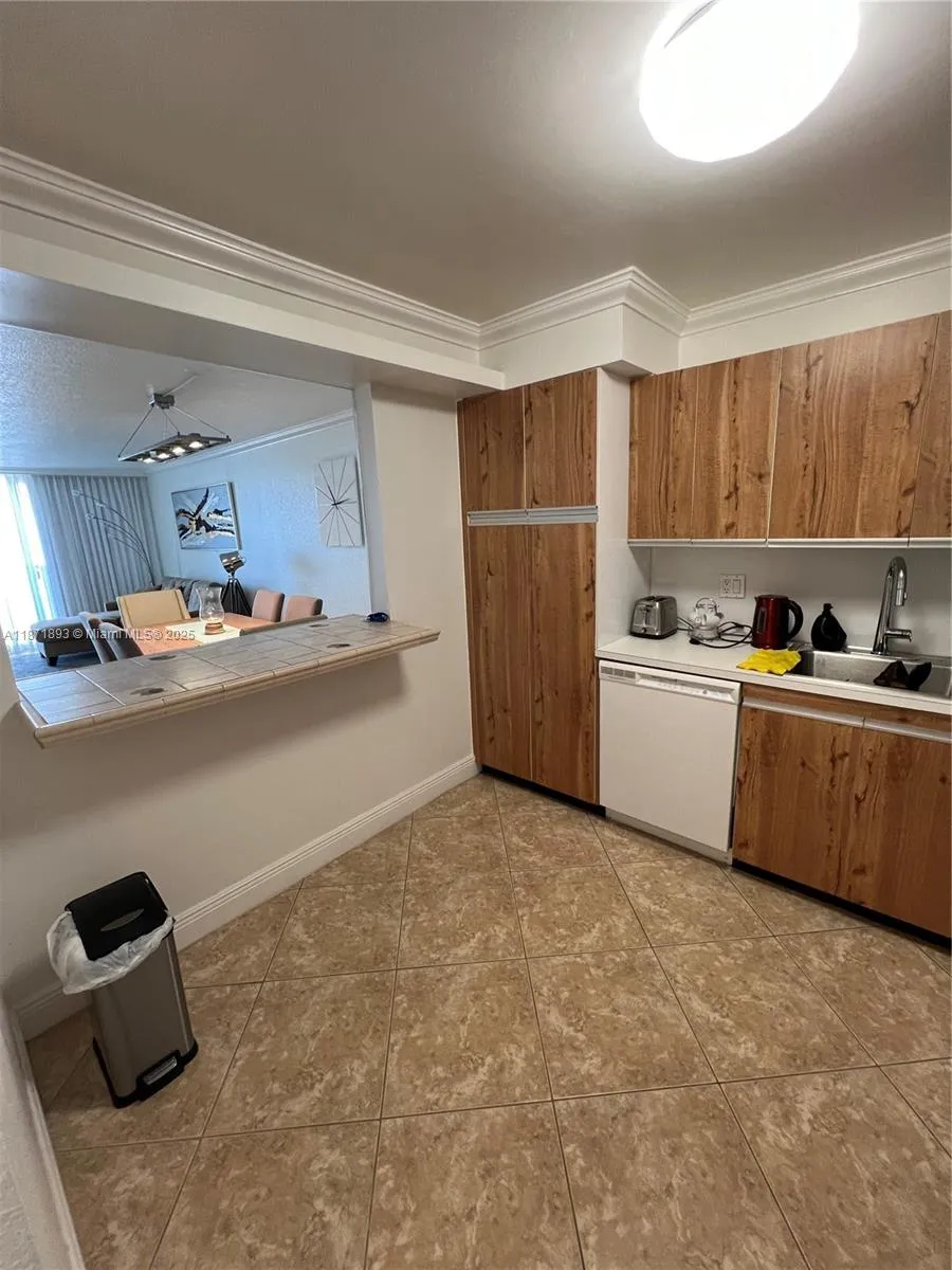 2301 S Ocean Dr 506, Hollywood, Florida 33019, Hollywood, Florida 33019, 1 Bedroom Bedrooms, ,1 BathroomBathrooms,Residential,For Sale,2301 S Ocean Dr 506, Hollywood, Florida 33019,A11871893