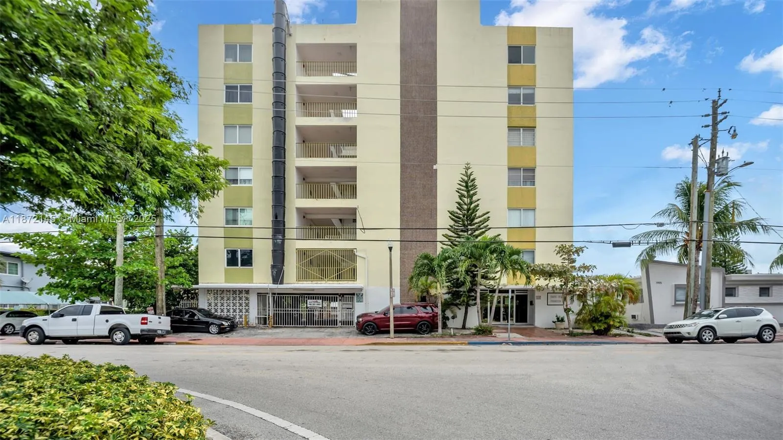 8001 Crespi Blvd 4b, Miami Beach, Florida 33141, Miami Beach, Florida 33141, 2 Bedrooms Bedrooms, ,2 BathroomsBathrooms,Residential,For Sale,8001 Crespi Blvd 4b, Miami Beach, Florida 33141,A11872145