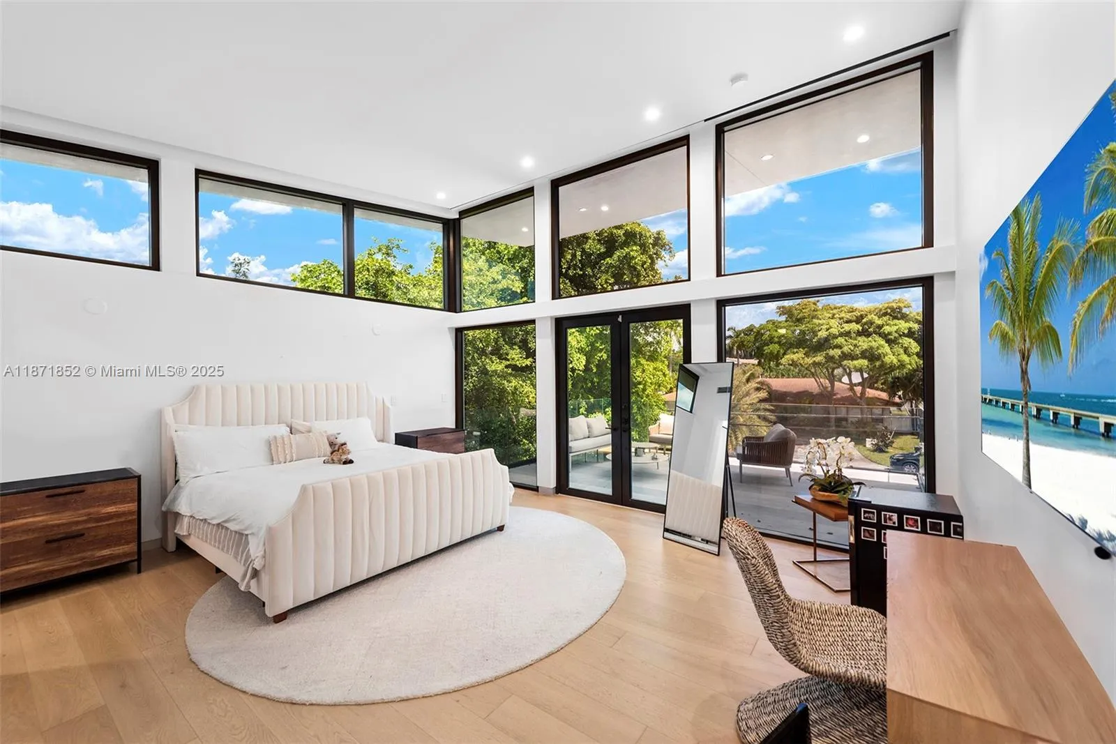 521 Holiday Dr, Hallandale Beach, Florida 33009, Hallandale Beach, Florida 33009, 7 Bedrooms Bedrooms, ,6 BathroomsBathrooms,Residential,For Sale,521 Holiday Dr, Hallandale Beach, Florida 33009,A11871852