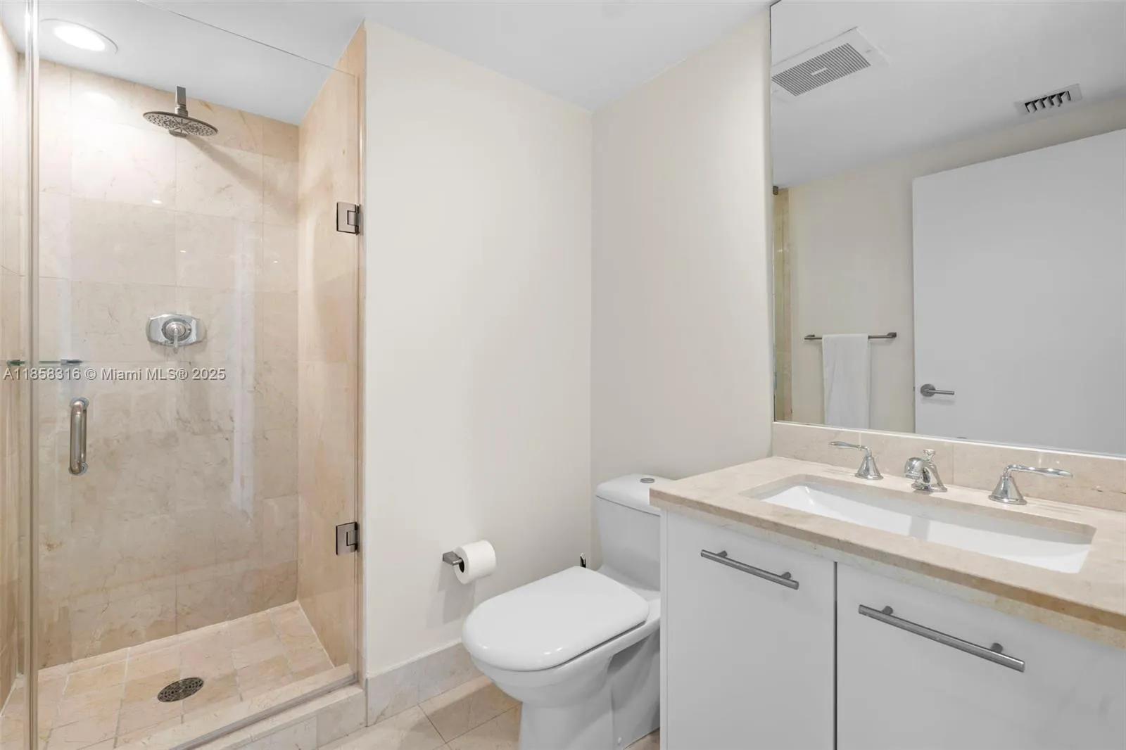 6801 Collins Ave Door1409 (deed 1401), Miami Beach, Miami Beach, Florida 33141, 2 Bedrooms Bedrooms, ,2 BathroomsBathrooms,Residential,For Sale,6801 Collins Ave Door1409 (deed 1401), Miami Beach,A11858316