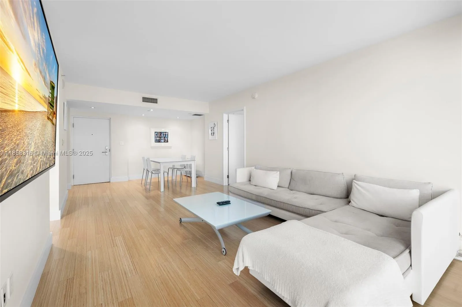 6801 Collins Ave Door1409 (deed 1401), Miami Beach, Miami Beach, Florida 33141, 2 Bedrooms Bedrooms, ,2 BathroomsBathrooms,Residential,For Sale,6801 Collins Ave Door1409 (deed 1401), Miami Beach,A11858316