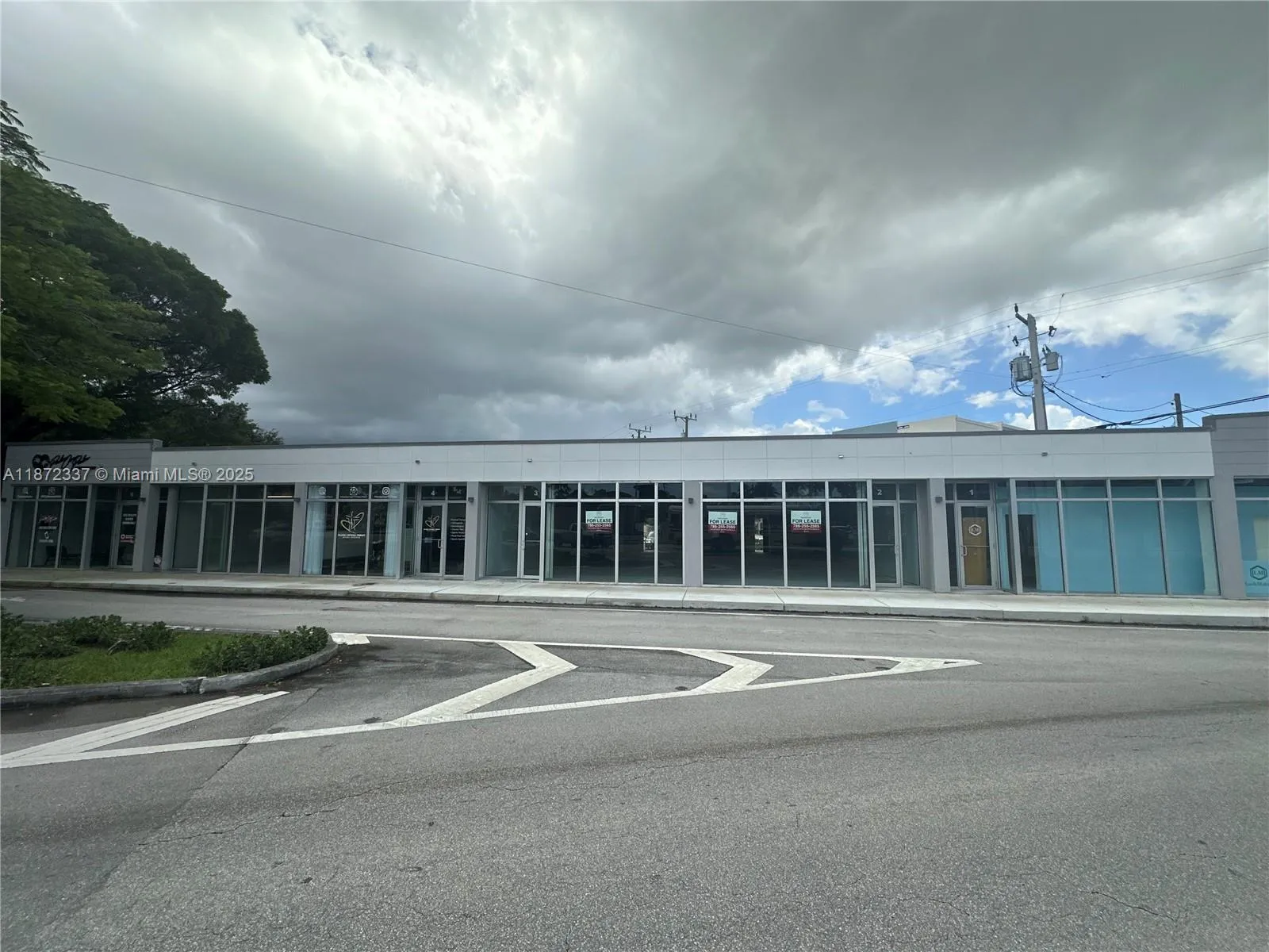 10 S Royal Poinciana Blvd 2&3, Miami Springs, Miami Springs, Florida 33166, ,Commercial Lease,For Rent,10 S Royal Poinciana Blvd 2&3, Miami Springs, ,A11872337