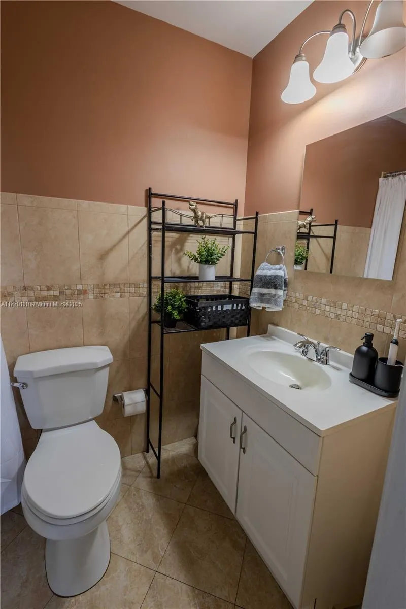 2435 Sw 11th St 9-b, Miami, Florida 33135, Miami, Florida 33135, 3 Bedrooms Bedrooms, ,3 BathroomsBathrooms,Residential,For Sale,2435 Sw 11th St 9-b, Miami, Florida 33135,A11870120