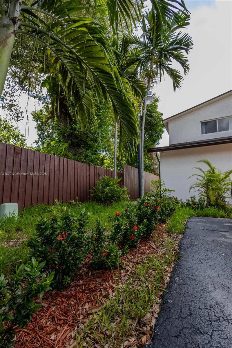 2435 Sw 11th St 9-b, Miami, Florida 33135, Miami, Florida 33135, 3 Bedrooms Bedrooms, ,3 BathroomsBathrooms,Residential,For Sale,2435 Sw 11th St 9-b, Miami, Florida 33135,A11870120