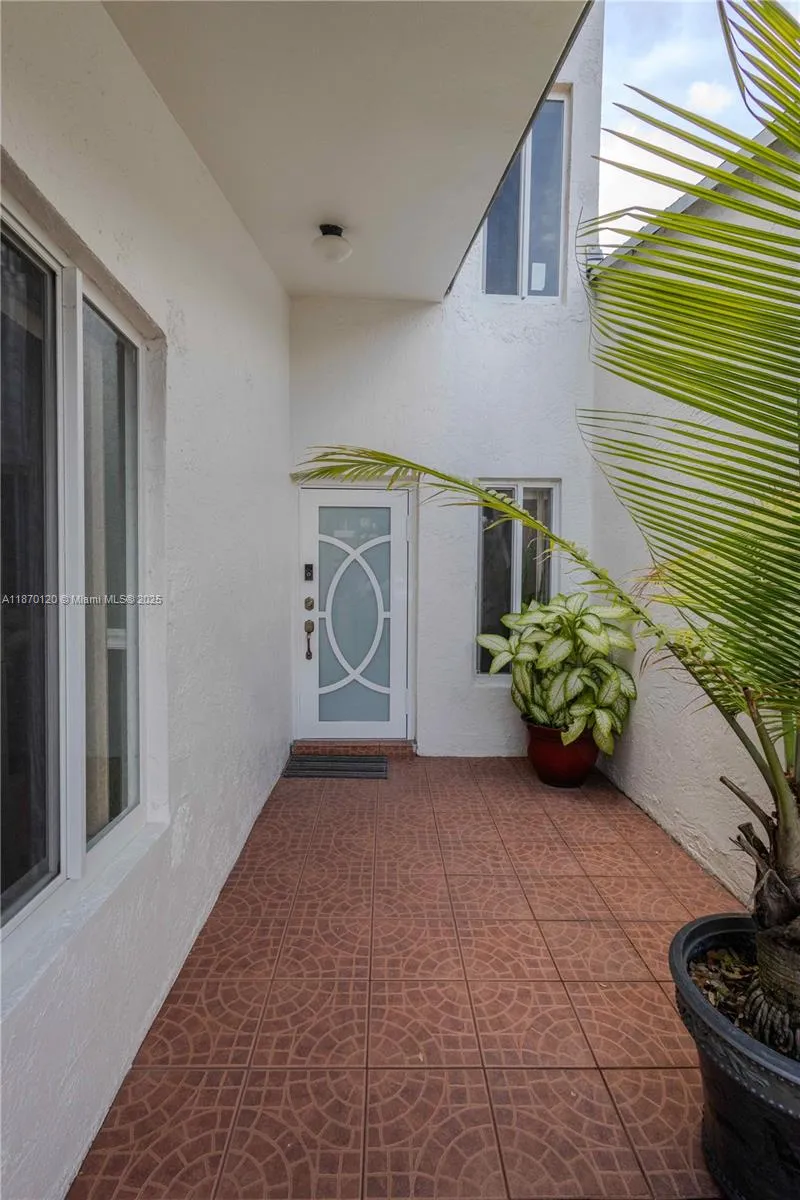 2435 Sw 11th St 9-b, Miami, Florida 33135, Miami, Florida 33135, 3 Bedrooms Bedrooms, ,3 BathroomsBathrooms,Residential,For Sale,2435 Sw 11th St 9-b, Miami, Florida 33135,A11870120