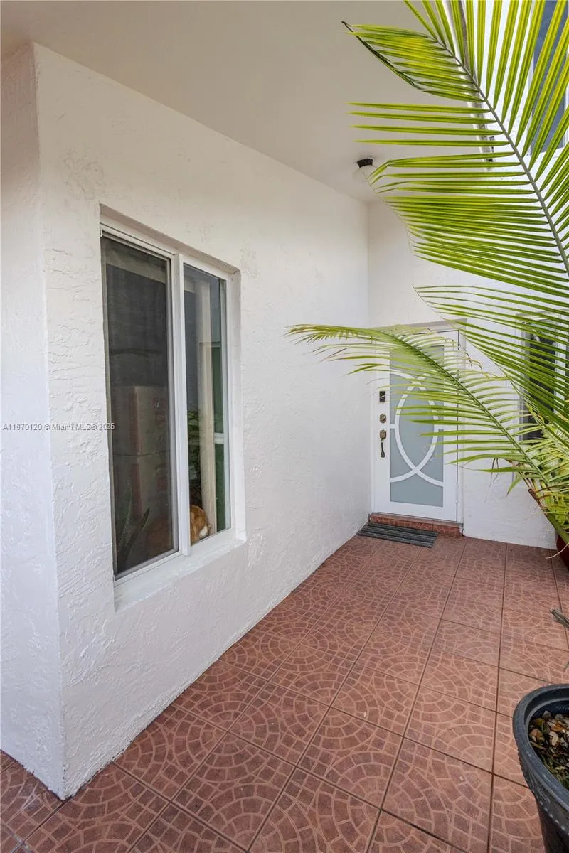 2435 Sw 11th St 9-b, Miami, Florida 33135, Miami, Florida 33135, 3 Bedrooms Bedrooms, ,3 BathroomsBathrooms,Residential,For Sale,2435 Sw 11th St 9-b, Miami, Florida 33135,A11870120