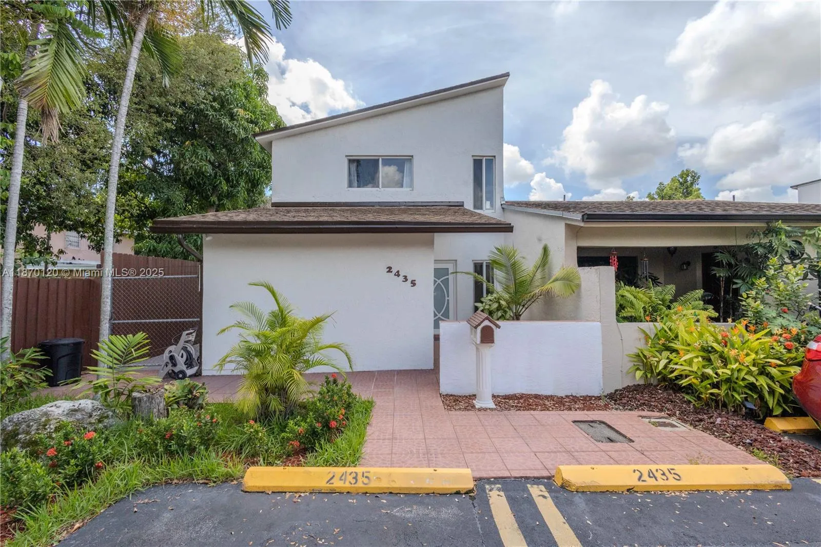 2435 Sw 11th St 9-b, Miami, Florida 33135, Miami, Florida 33135, 3 Bedrooms Bedrooms, ,3 BathroomsBathrooms,Residential,For Sale,2435 Sw 11th St 9-b, Miami, Florida 33135,A11870120