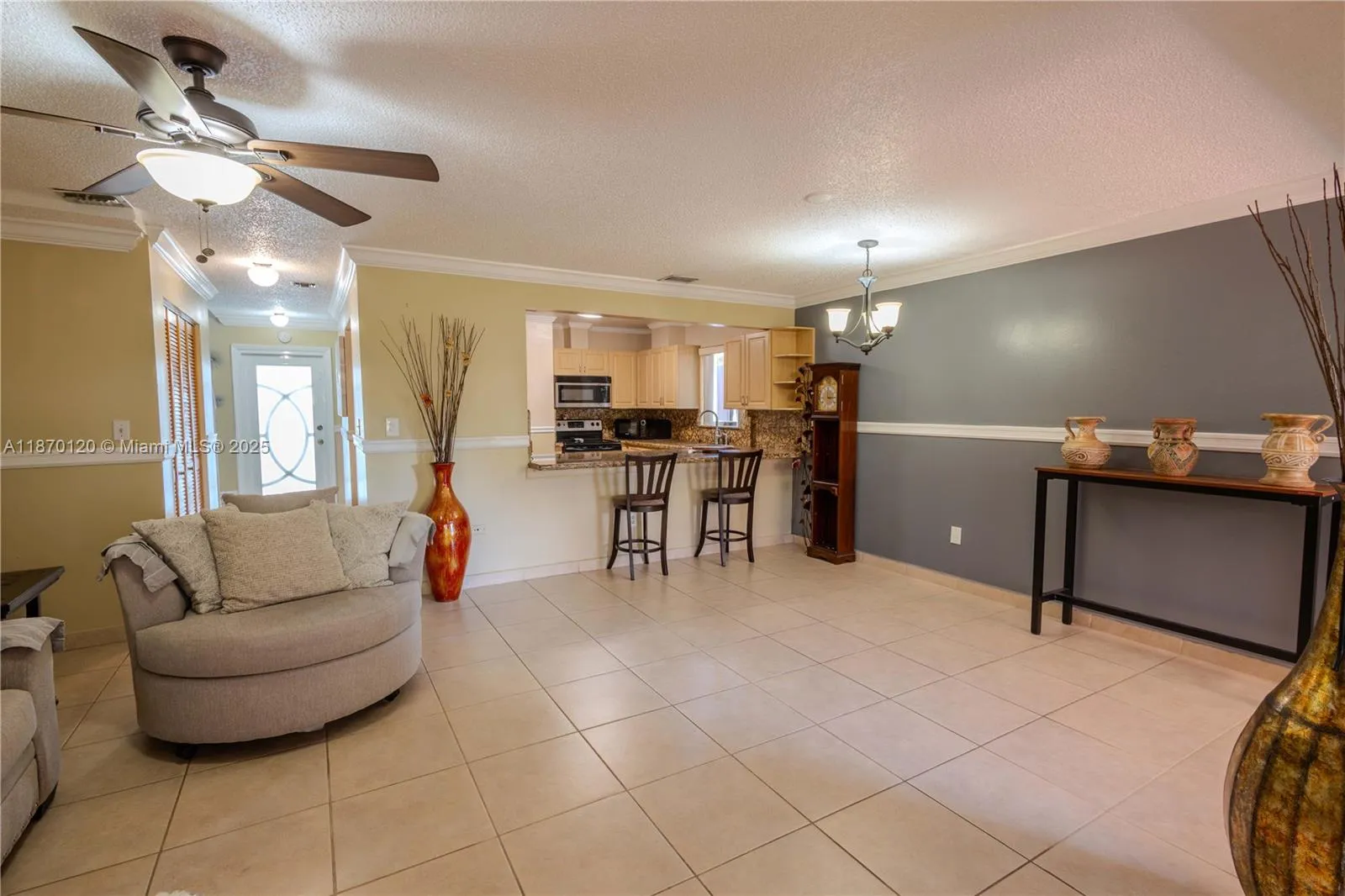 2435 Sw 11th St 9-b, Miami, Florida 33135, Miami, Florida 33135, 3 Bedrooms Bedrooms, ,3 BathroomsBathrooms,Residential,For Sale,2435 Sw 11th St 9-b, Miami, Florida 33135,A11870120