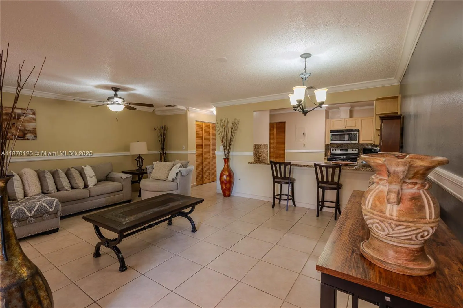 2435 Sw 11th St 9-b, Miami, Florida 33135, Miami, Florida 33135, 3 Bedrooms Bedrooms, ,3 BathroomsBathrooms,Residential,For Sale,2435 Sw 11th St 9-b, Miami, Florida 33135,A11870120
