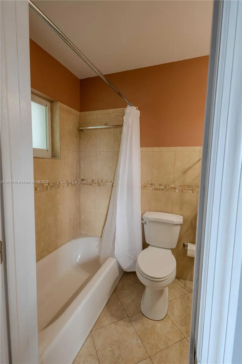 2435 Sw 11th St 9-b, Miami, Florida 33135, Miami, Florida 33135, 3 Bedrooms Bedrooms, ,3 BathroomsBathrooms,Residential,For Sale,2435 Sw 11th St 9-b, Miami, Florida 33135,A11870120
