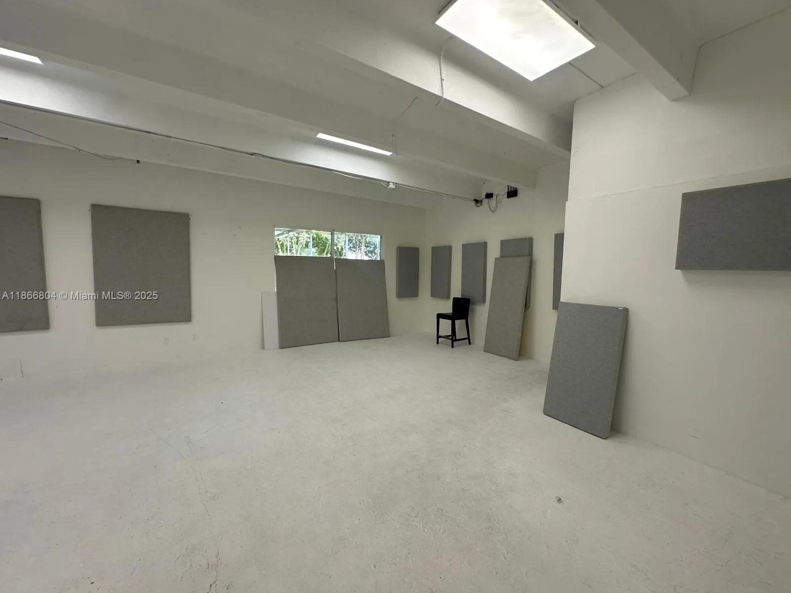 2350 Nw 96th Ave, Doral, Florida 33172, Doral, Florida 33172, ,Commercial Lease,For Rent,2350 Nw 96th Ave, Doral, Florida 33172,A11866804