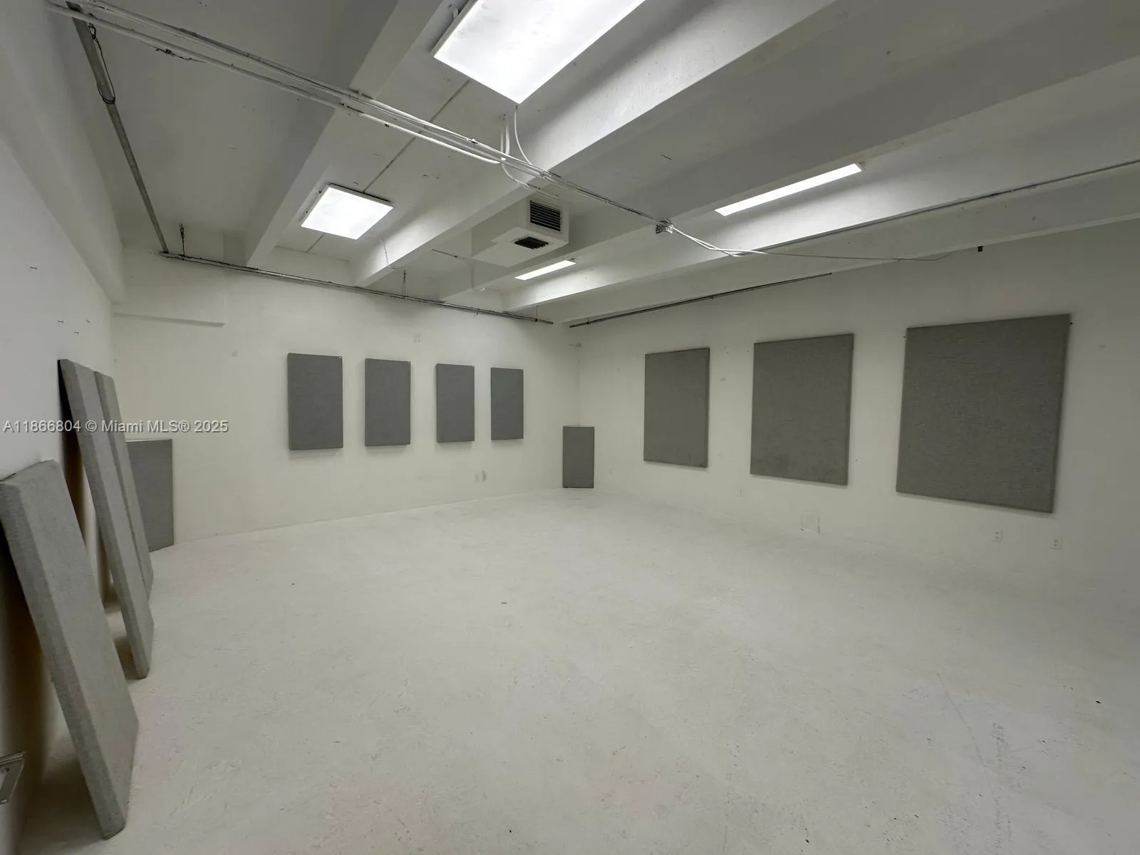 2350 Nw 96th Ave, Doral, Florida 33172, Doral, Florida 33172, ,Commercial Lease,For Rent,2350 Nw 96th Ave, Doral, Florida 33172,A11866804