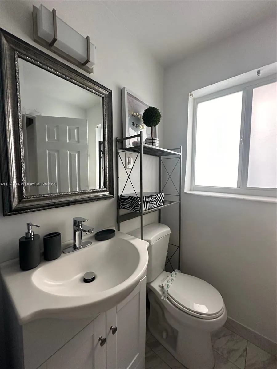 116 Se 9th Ct, Hallandale Beach, Florida 33009, Hallandale Beach, Florida 33009, ,Residential Income,For Sale,116 Se 9th Ct, Hallandale Beach, Florida 33009,A11872708