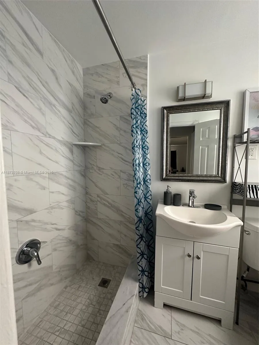 116 Se 9th Ct, Hallandale Beach, Florida 33009, Hallandale Beach, Florida 33009, ,Residential Income,For Sale,116 Se 9th Ct, Hallandale Beach, Florida 33009,A11872708