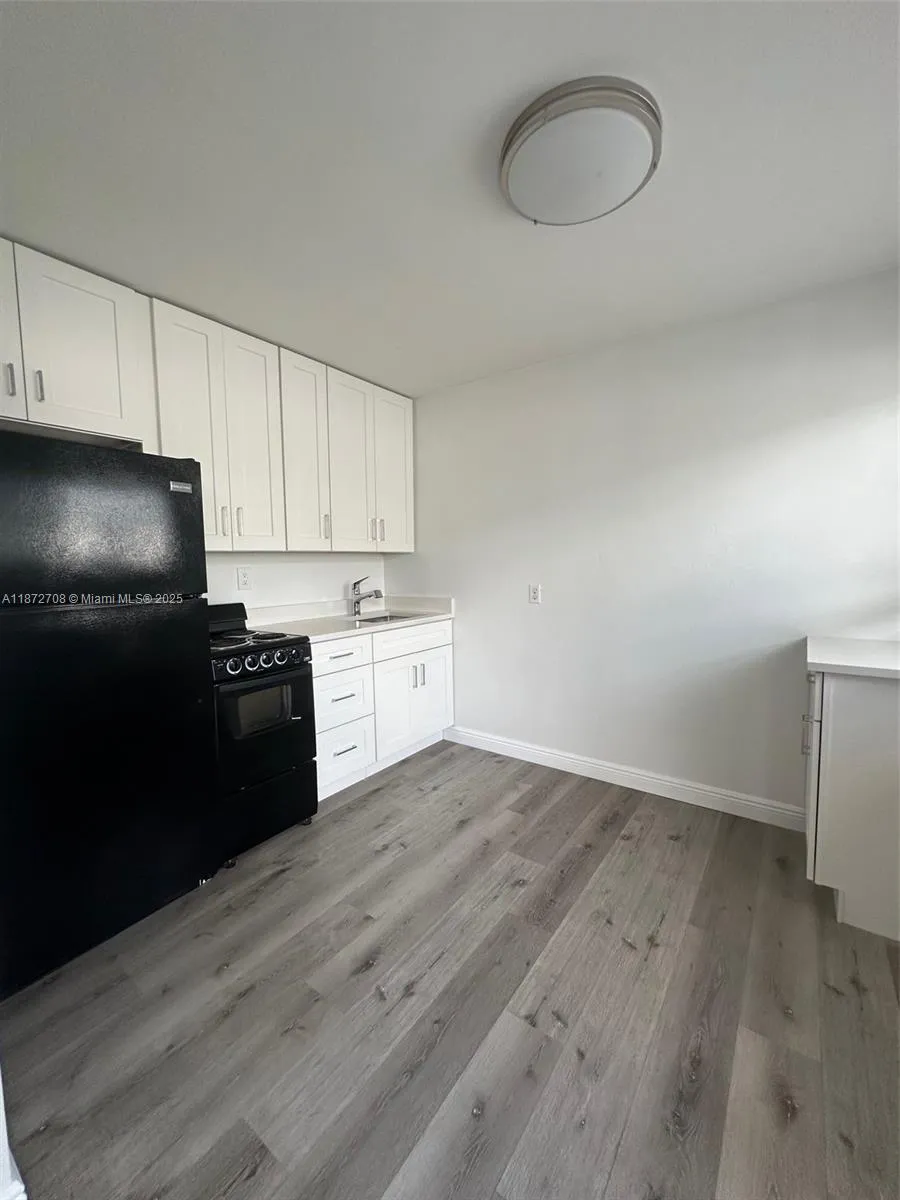 116 Se 9th Ct, Hallandale Beach, Florida 33009, Hallandale Beach, Florida 33009, ,Residential Income,For Sale,116 Se 9th Ct, Hallandale Beach, Florida 33009,A11872708