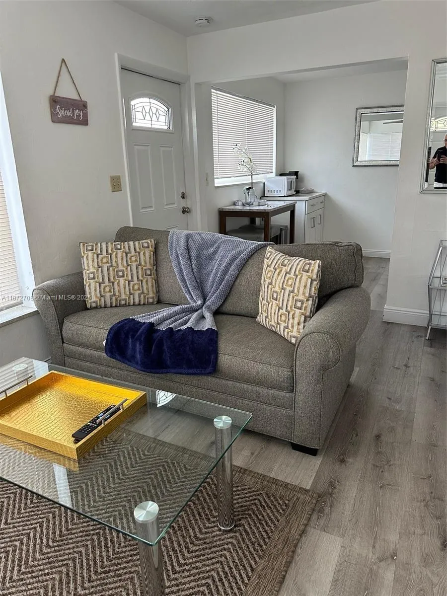 116 Se 9th Ct, Hallandale Beach, Florida 33009, Hallandale Beach, Florida 33009, ,Residential Income,For Sale,116 Se 9th Ct, Hallandale Beach, Florida 33009,A11872708