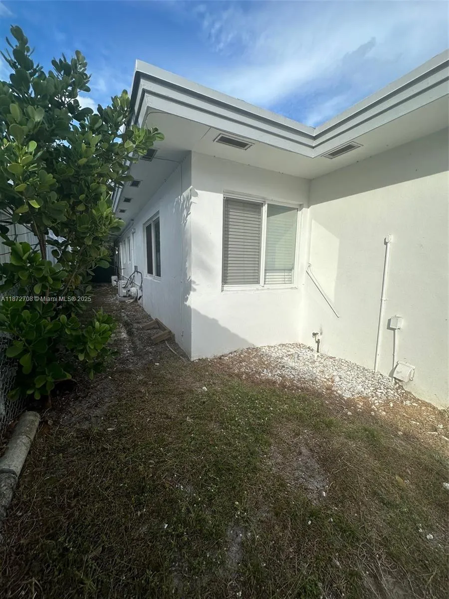 116 Se 9th Ct, Hallandale Beach, Florida 33009, Hallandale Beach, Florida 33009, ,Residential Income,For Sale,116 Se 9th Ct, Hallandale Beach, Florida 33009,A11872708