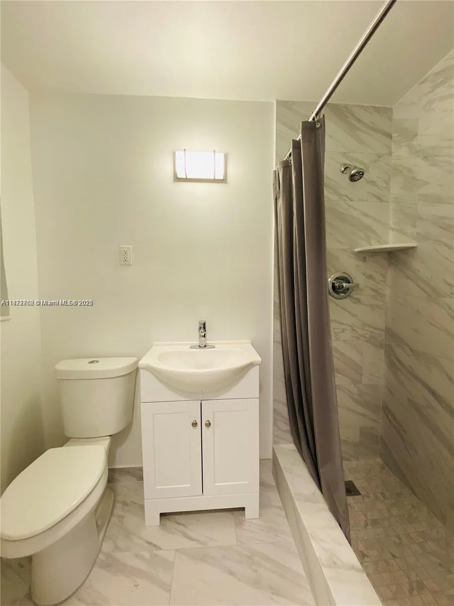116 Se 9th Ct, Hallandale Beach, Florida 33009, Hallandale Beach, Florida 33009, ,Residential Income,For Sale,116 Se 9th Ct, Hallandale Beach, Florida 33009,A11872708