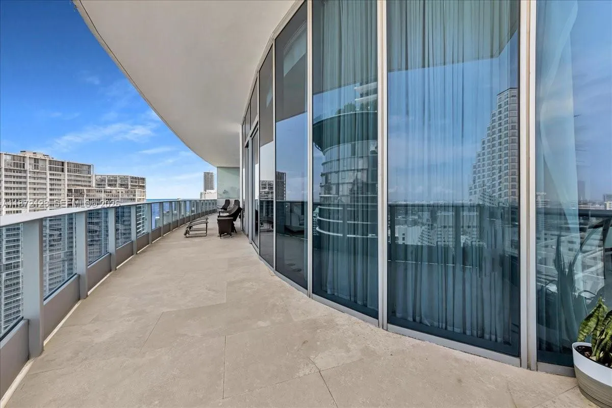 200 Biscayne Boulevard Way Ph 5401, Miami, Florida, Miami, Florida 33131, 4 Bedrooms Bedrooms, ,4 BathroomsBathrooms,Residential,For Sale,200 Biscayne Boulevard Way Ph 5401, Miami, Florida,A11872123