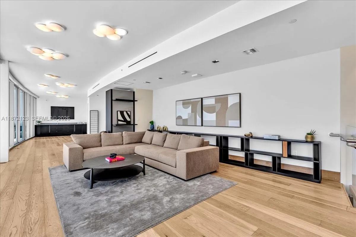 200 Biscayne Boulevard Way Ph 5401, Miami, Florida, Miami, Florida 33131, 4 Bedrooms Bedrooms, ,4 BathroomsBathrooms,Residential,For Sale,200 Biscayne Boulevard Way Ph 5401, Miami, Florida,A11872123