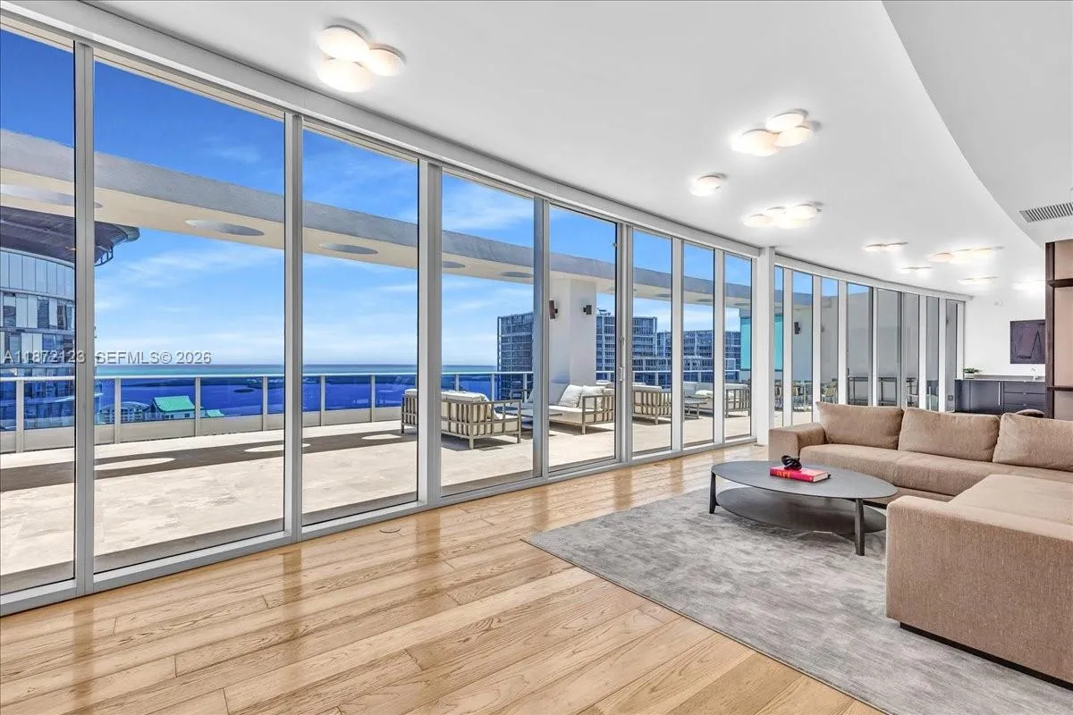 200 Biscayne Boulevard Way Ph 5401, Miami, Florida, Miami, Florida 33131, 4 Bedrooms Bedrooms, ,4 BathroomsBathrooms,Residential,For Sale,200 Biscayne Boulevard Way Ph 5401, Miami, Florida,A11872123