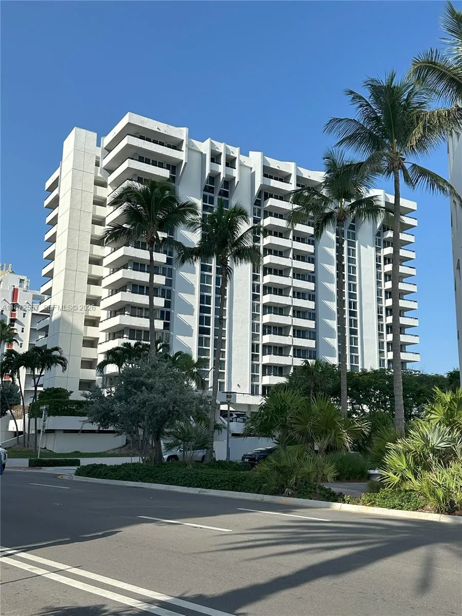 3200 Collins Ave 11-3, Miami Beach, Florida 33140, Miami Beach, Florida 33140, 2 Bedrooms Bedrooms, ,2 BathroomsBathrooms,Residential,For Sale,3200 Collins Ave 11-3, Miami Beach, Florida 33140,A11872557