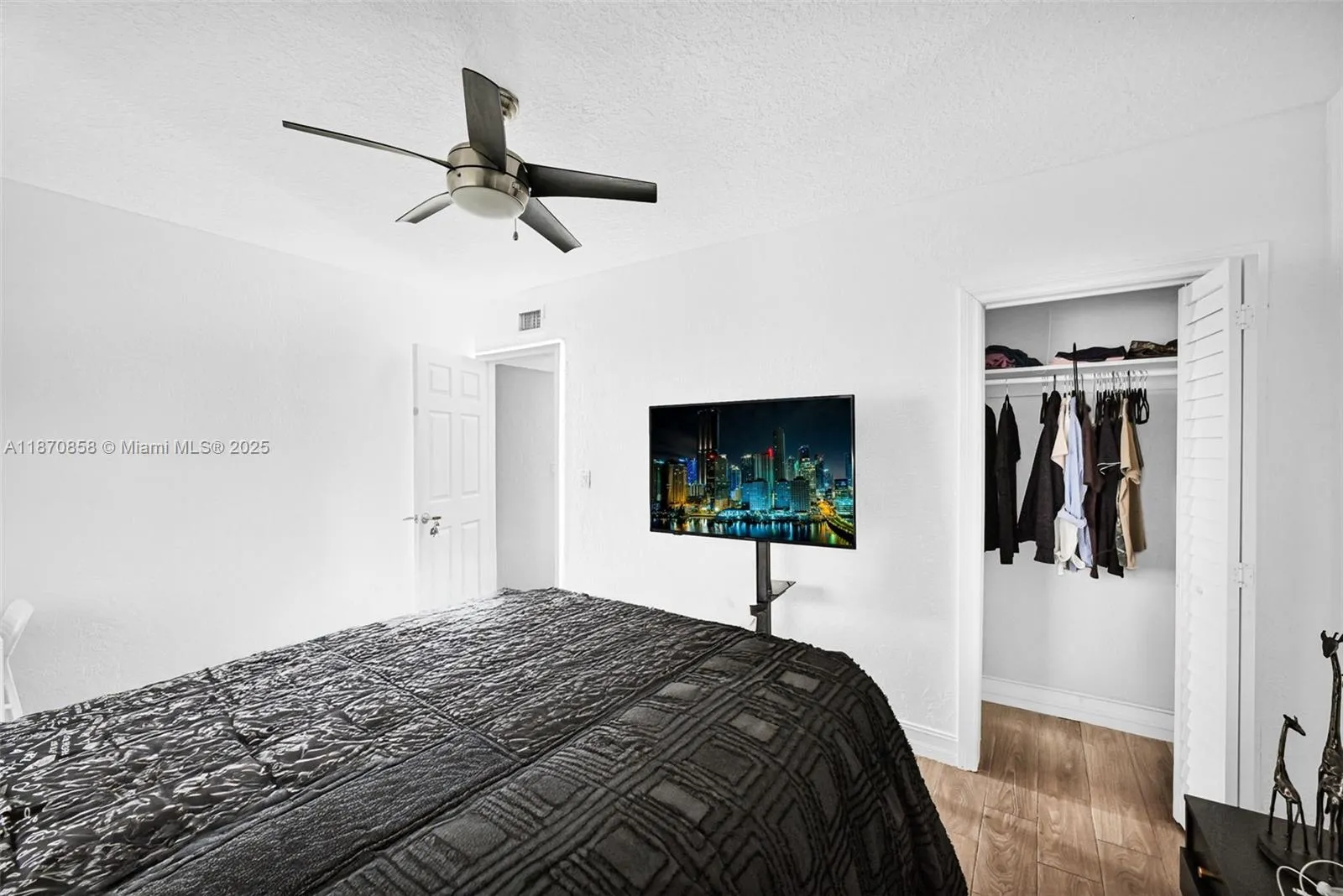 1784 Marseille Dr, Miami Beach, Florida 33141, Miami Beach, Florida 33141, ,Residential Income,For Sale,1784 Marseille Dr, Miami Beach, Florida 33141,A11870858