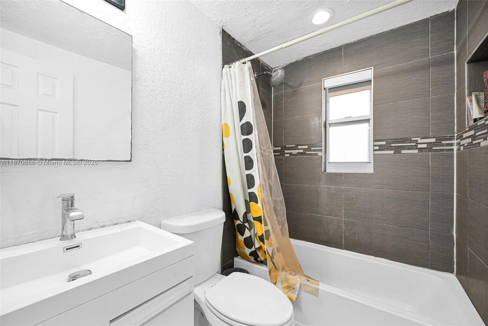 1784 Marseille Dr, Miami Beach, Florida 33141, Miami Beach, Florida 33141, ,Residential Income,For Sale,1784 Marseille Dr, Miami Beach, Florida 33141,A11870858