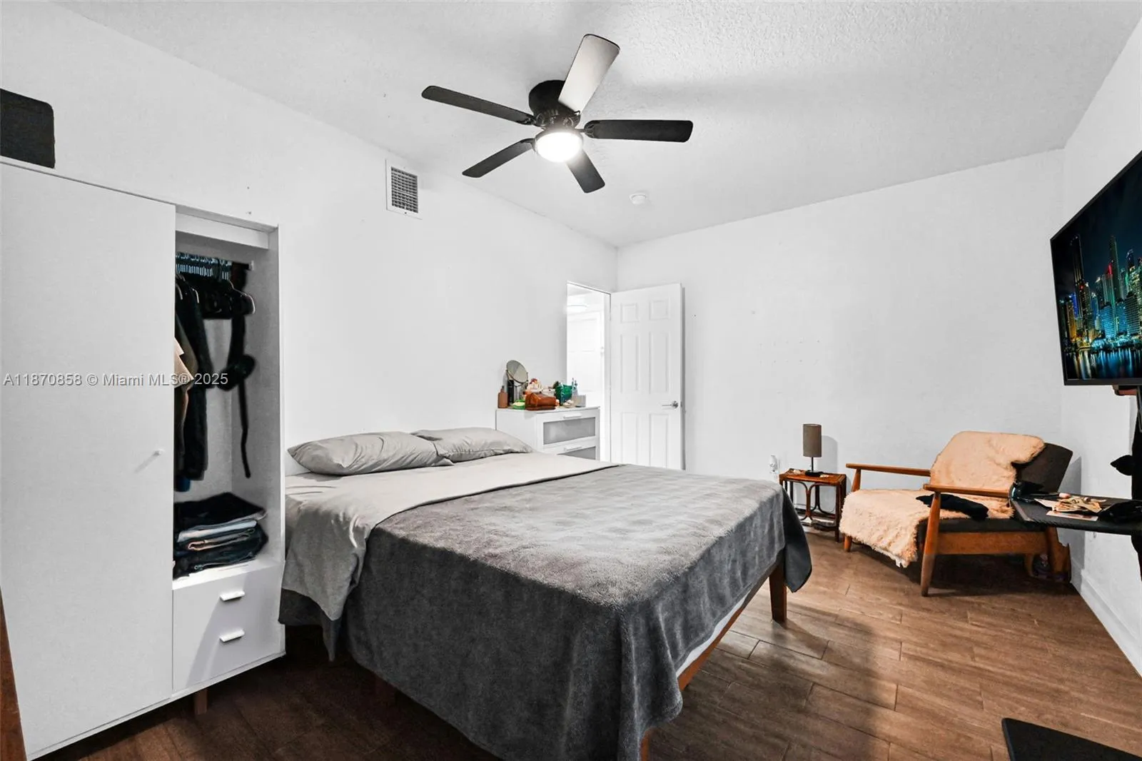 1784 Marseille Dr, Miami Beach, Florida 33141, Miami Beach, Florida 33141, ,Residential Income,For Sale,1784 Marseille Dr, Miami Beach, Florida 33141,A11870858