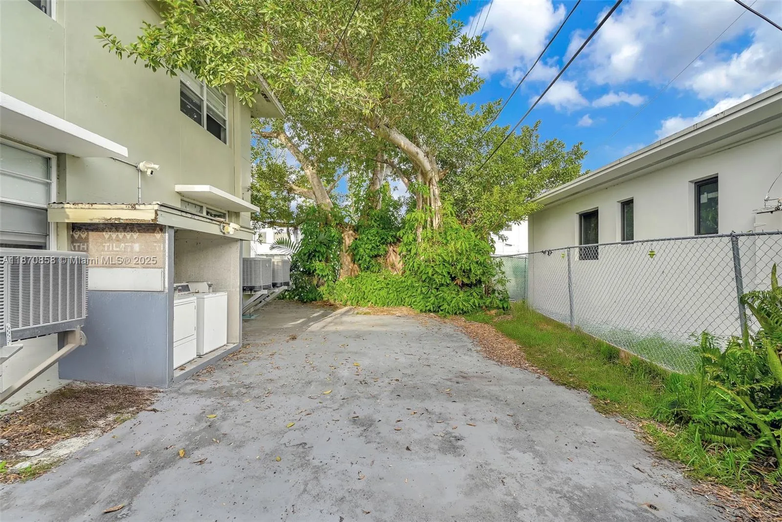 1784 Marseille Dr, Miami Beach, Florida 33141, Miami Beach, Florida 33141, ,Residential Income,For Sale,1784 Marseille Dr, Miami Beach, Florida 33141,A11870858