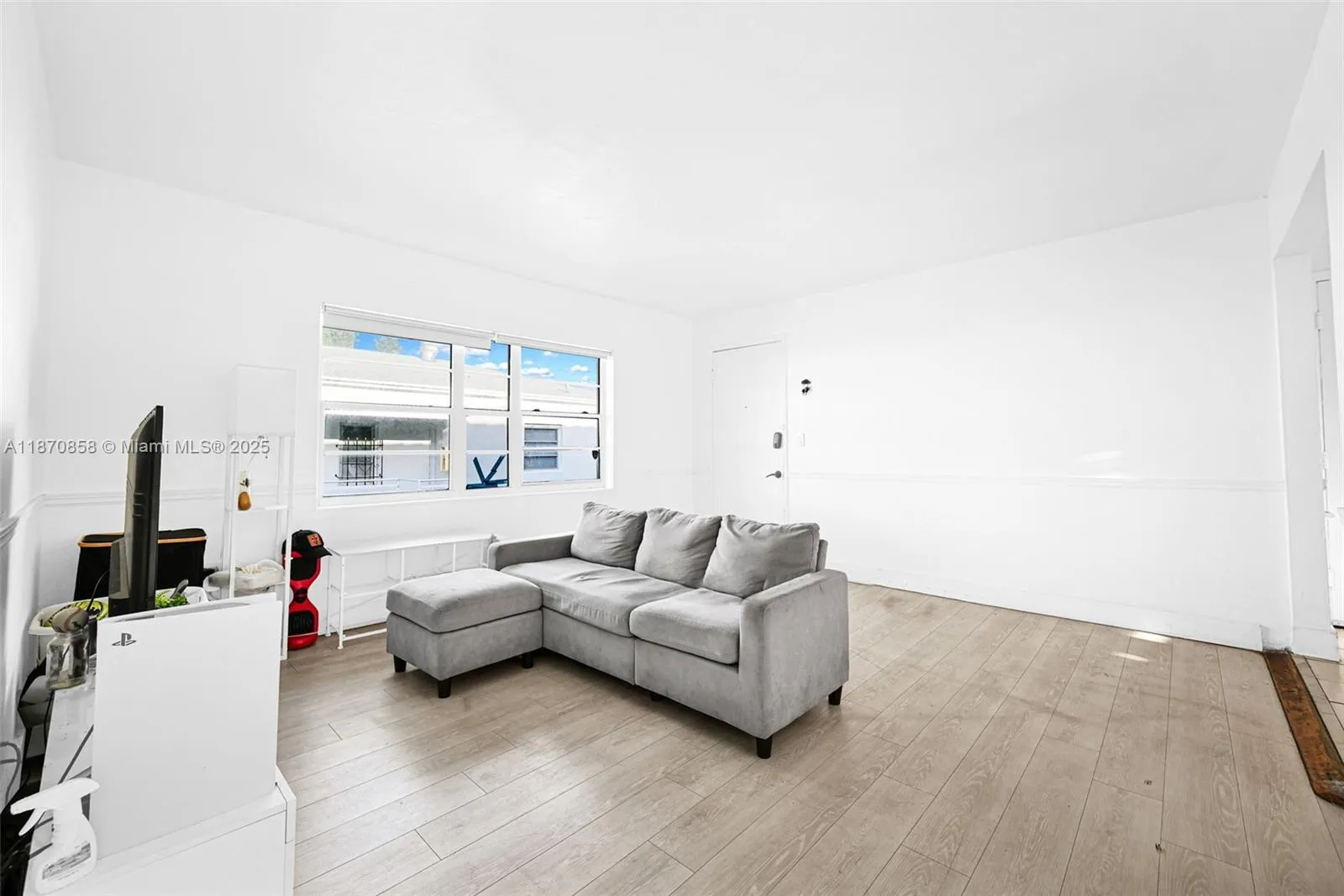 1784 Marseille Dr, Miami Beach, Florida 33141, Miami Beach, Florida 33141, ,Residential Income,For Sale,1784 Marseille Dr, Miami Beach, Florida 33141,A11870858