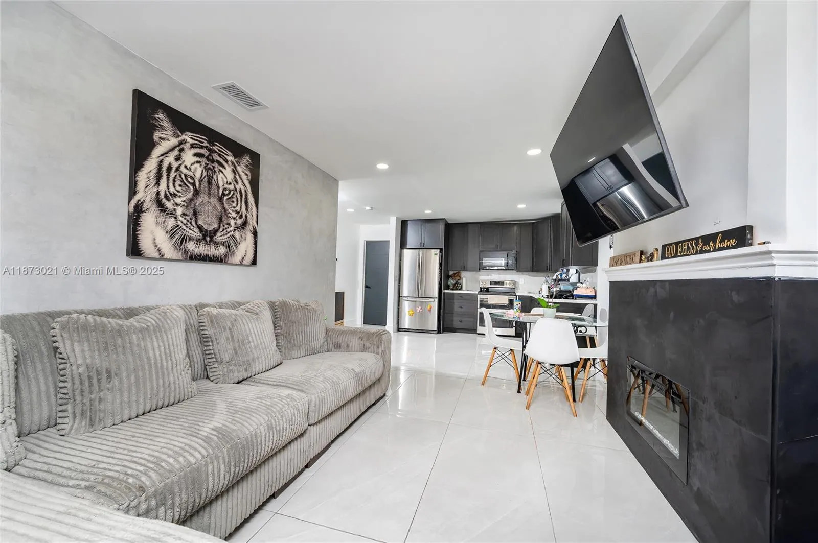 1946 Nw 49th St, Miami, Florida 33142, Miami, Florida 33142, ,Residential Income,For Sale,1946 Nw 49th St, Miami, Florida 33142,A11873021