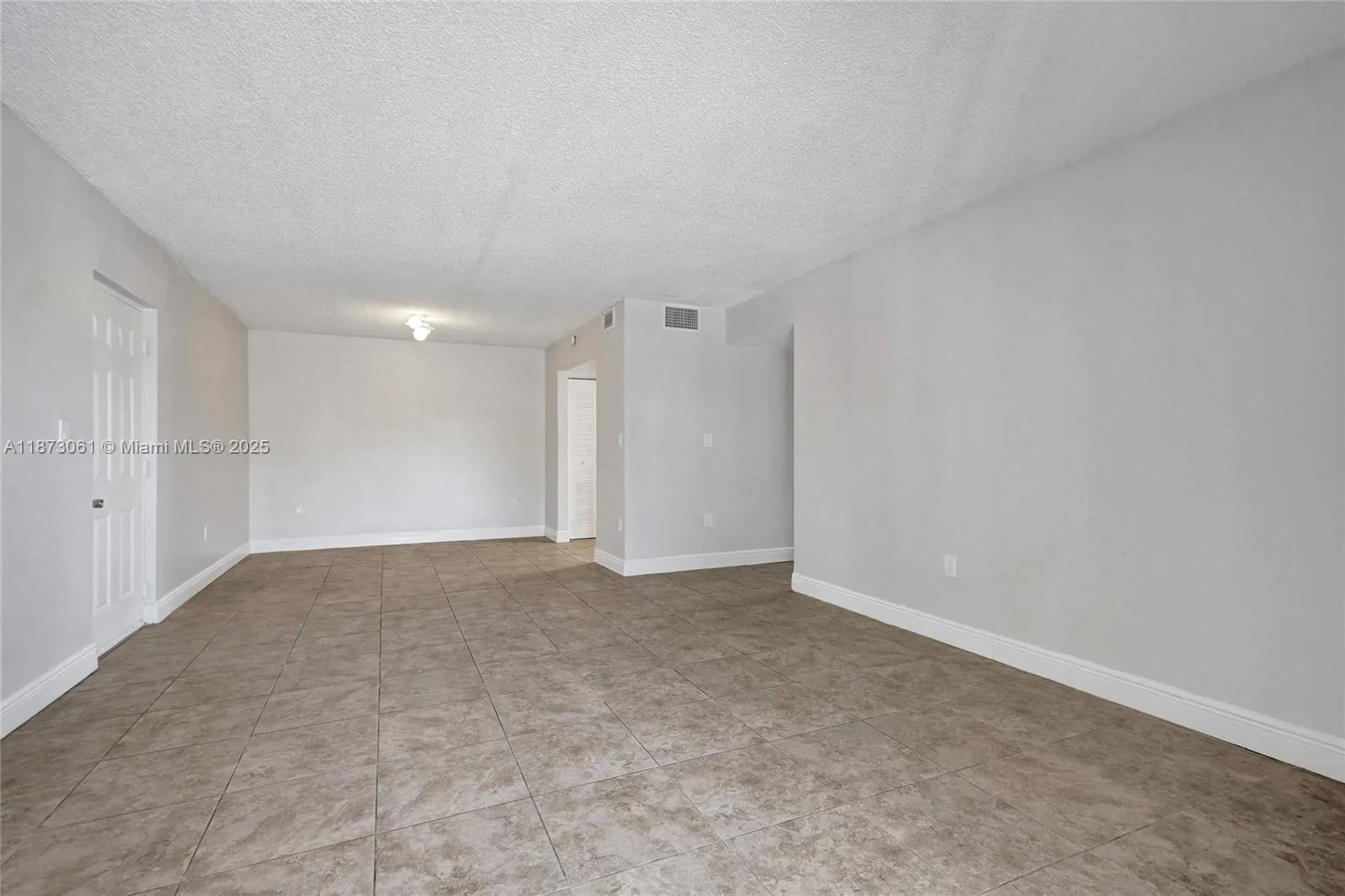 11505 Nw 22nd Ave 102, Miami, Florida 33167, Miami, Florida 33167, 3 Bedrooms Bedrooms, ,2 BathroomsBathrooms,Residential Lease,For Rent,11505 Nw 22nd Ave 102, Miami, Florida 33167,A11873061