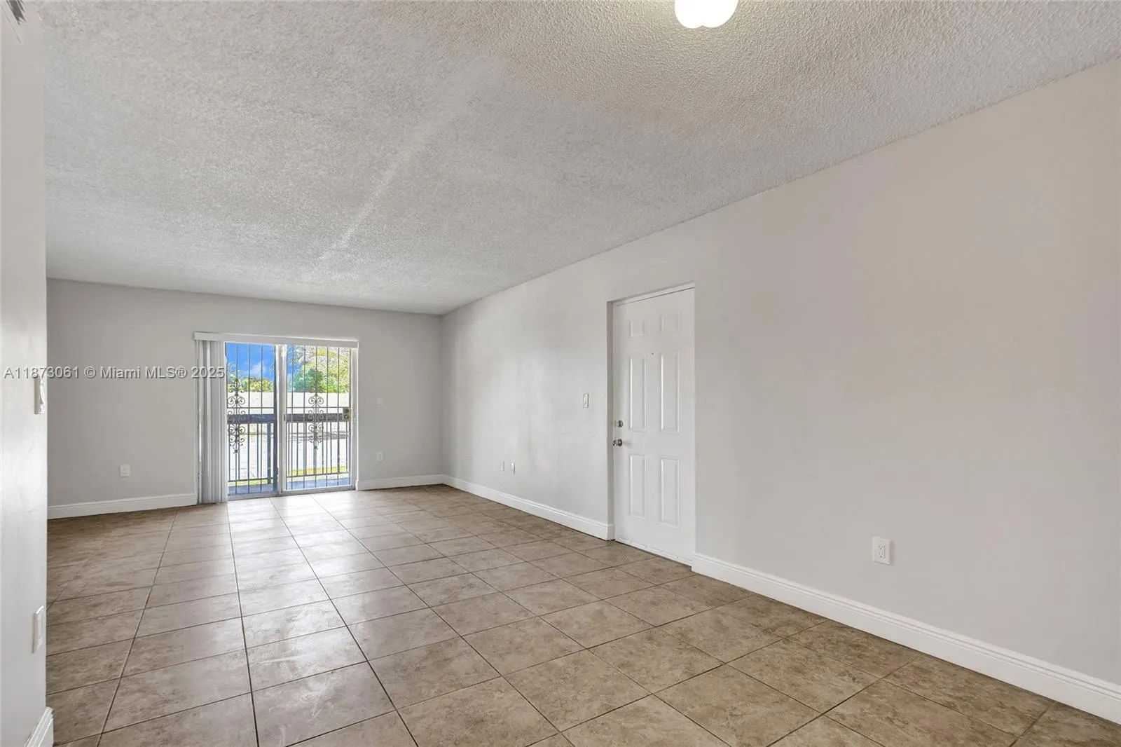 11505 Nw 22nd Ave 102, Miami, Florida 33167, Miami, Florida 33167, 3 Bedrooms Bedrooms, ,2 BathroomsBathrooms,Residential Lease,For Rent,11505 Nw 22nd Ave 102, Miami, Florida 33167,A11873061